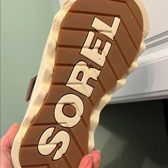 NEW in box Tan Slip-On Strap Clog Flats SOREL - Picture 5 of 5